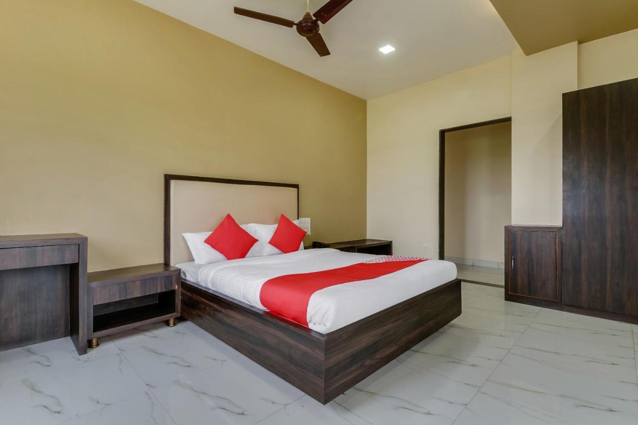 Oyo 48352 Hotel Bhagyalaxmi Kala Luaran gambar