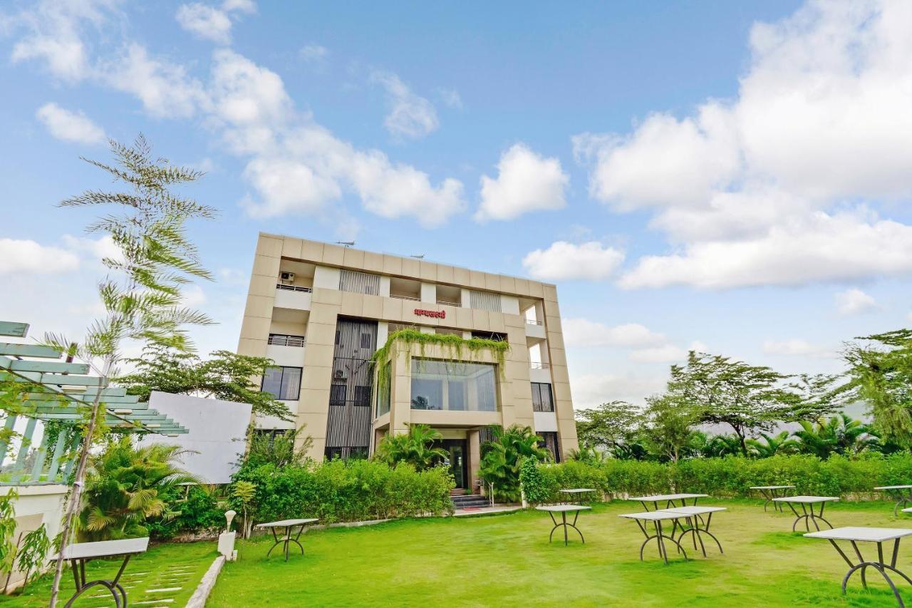 Oyo 48352 Hotel Bhagyalaxmi Kala Luaran gambar