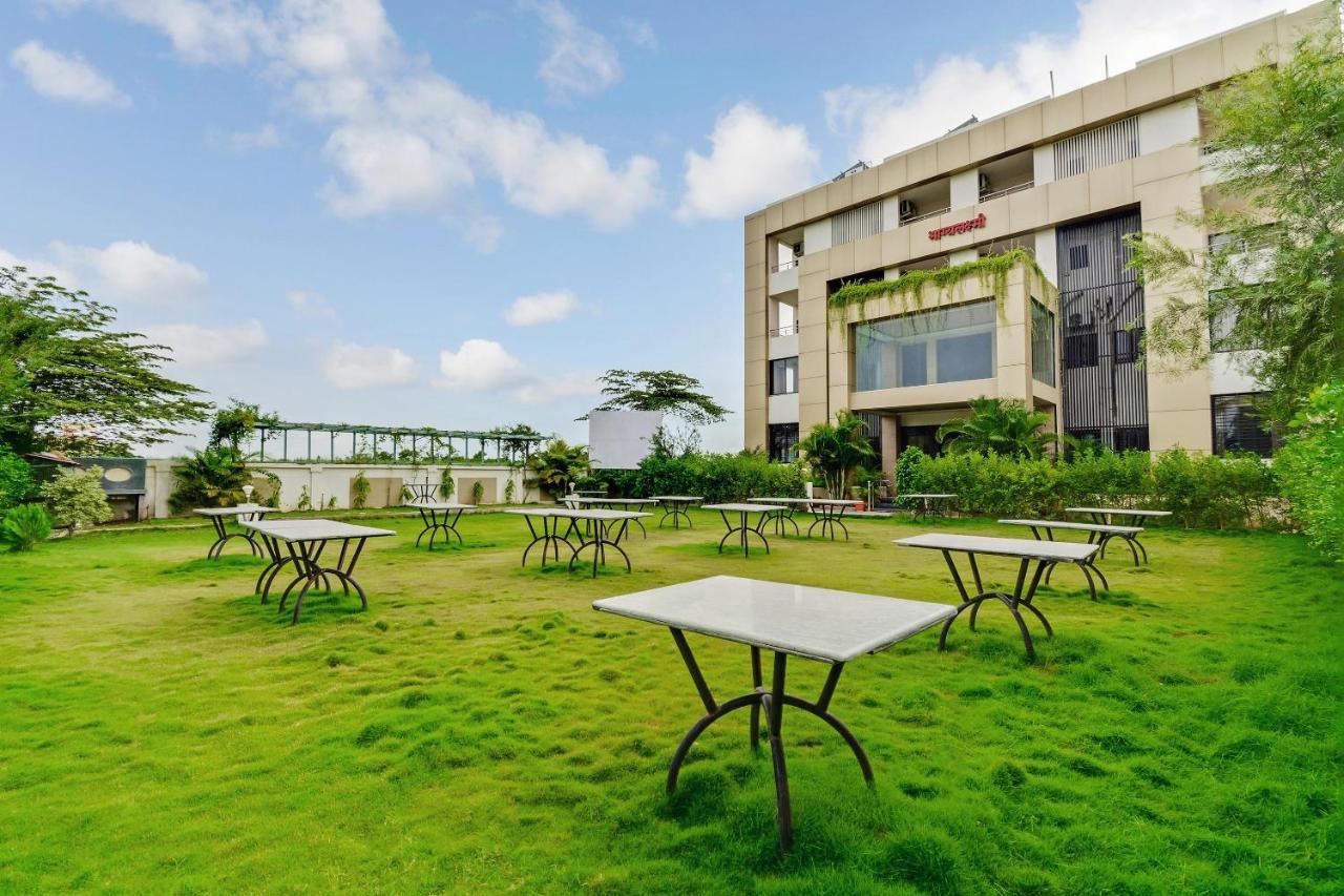 Oyo 48352 Hotel Bhagyalaxmi Kala Luaran gambar