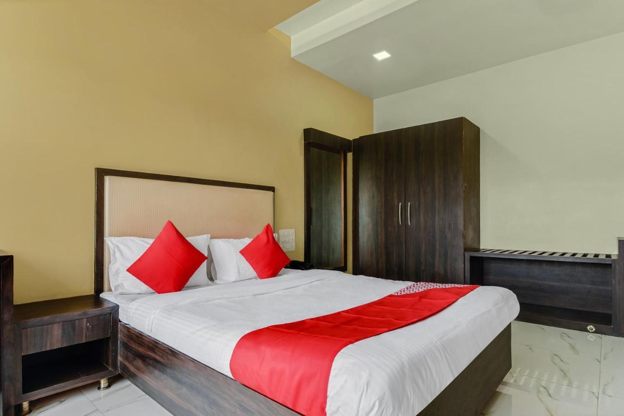 Oyo 48352 Hotel Bhagyalaxmi Kala Luaran gambar